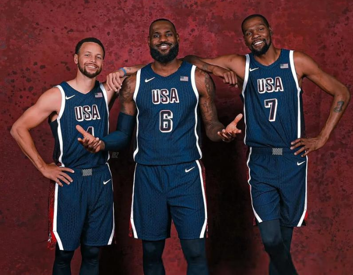 乐天堂官方入口-NBA总收入前十榜单：詹姆斯1.326亿美元居首 詹库杜全超1亿前三